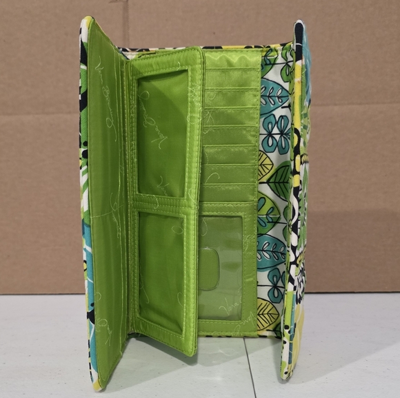 Vera Bradley Green Floral Women's Clutch - Picture 3 of 3